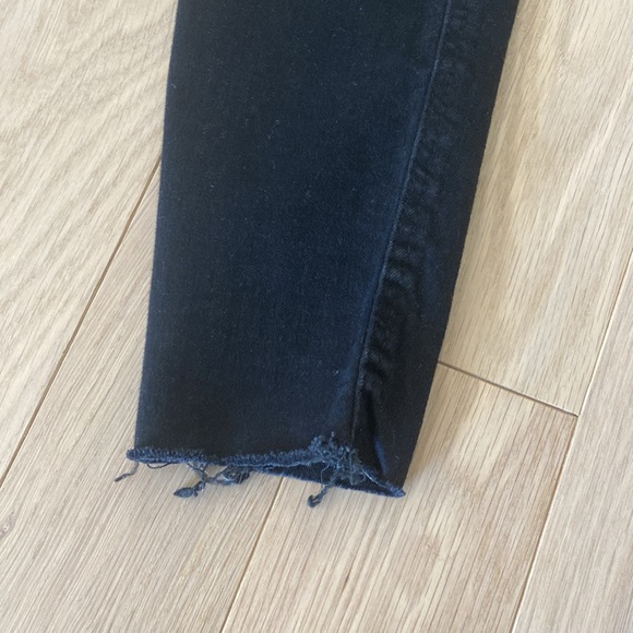 Zara black distressed knee high-rise jeans. Size US 2. - Picture 4 of 5